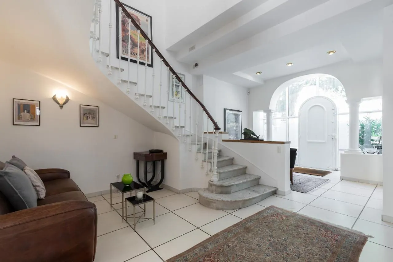 Stylish Art Deco Villa Near The Sea 4 Bdrs Pool And Garage Nice