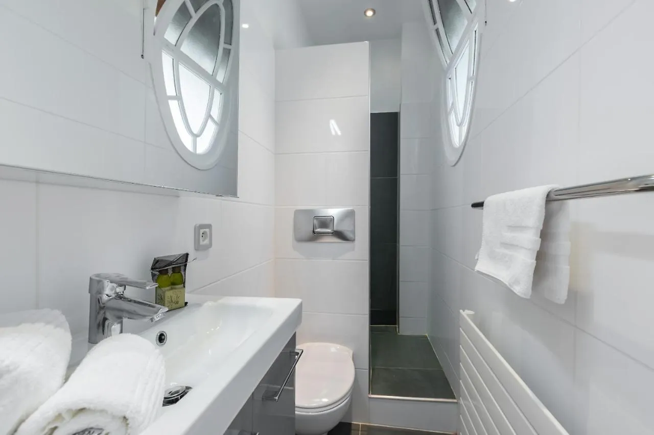 Stylish Art Deco Villa Near The Sea 4 Bdrs Pool And Garage Nice