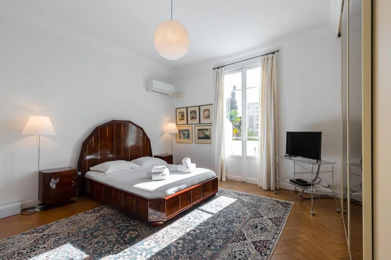 Stylish Art Deco Villa Near The Sea 4 Bdrs Pool And Garage Nice 0*,  France