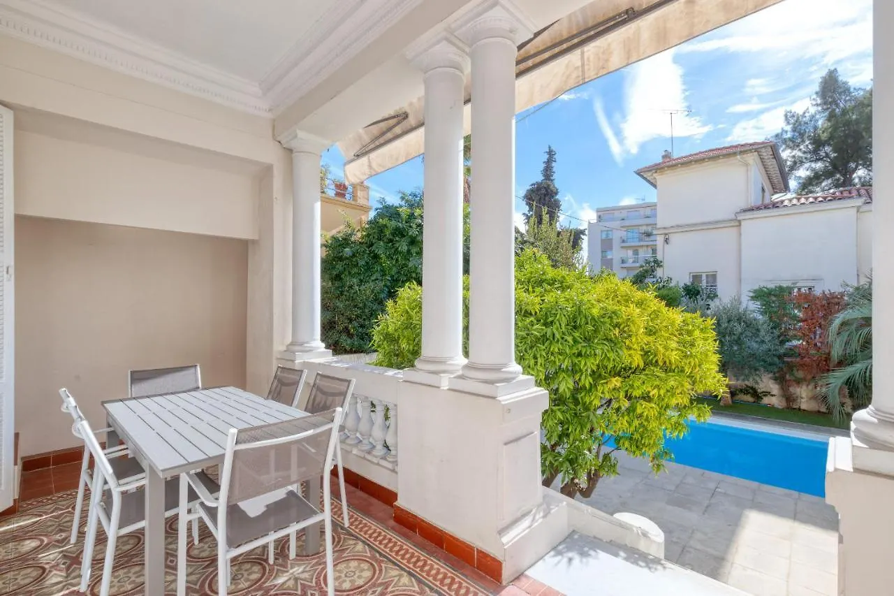 Stylish Art Deco Villa Near The Sea 4 Bdrs Pool And Garage Nice 0*,  Frankrijk
