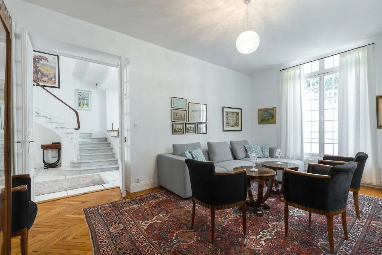 Stylish Art Deco Villa Near The Sea 4 Bdrs Pool And Garage Nice 0*,  Frankrijk